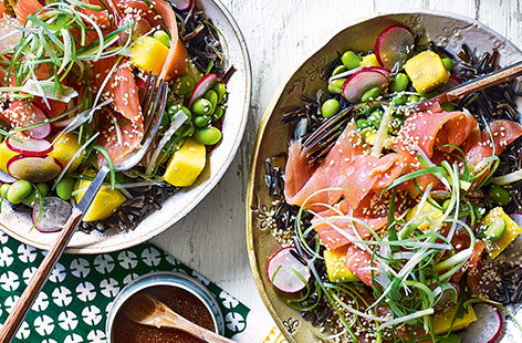 Hawaiian-style smoked salmon poké